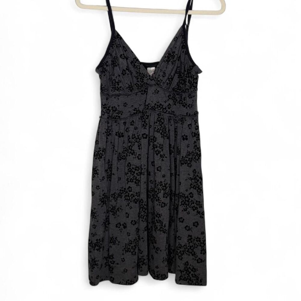 Aqua black floral midi dress with adjustable straps and a flowy fit. Size: L
